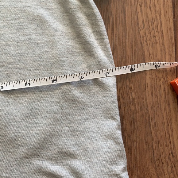 Babaton Crop Heather Grey Tshirt - L - Picture 7 of 8